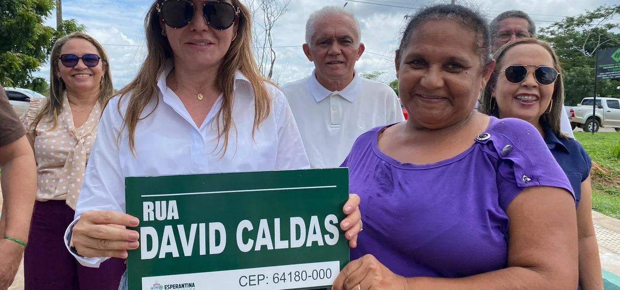 Entrega de obra na Rua David Caldas