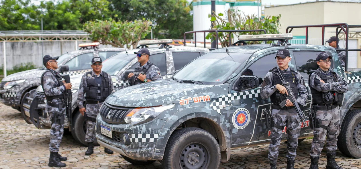 Equipe do 27º Batalhão da PM
