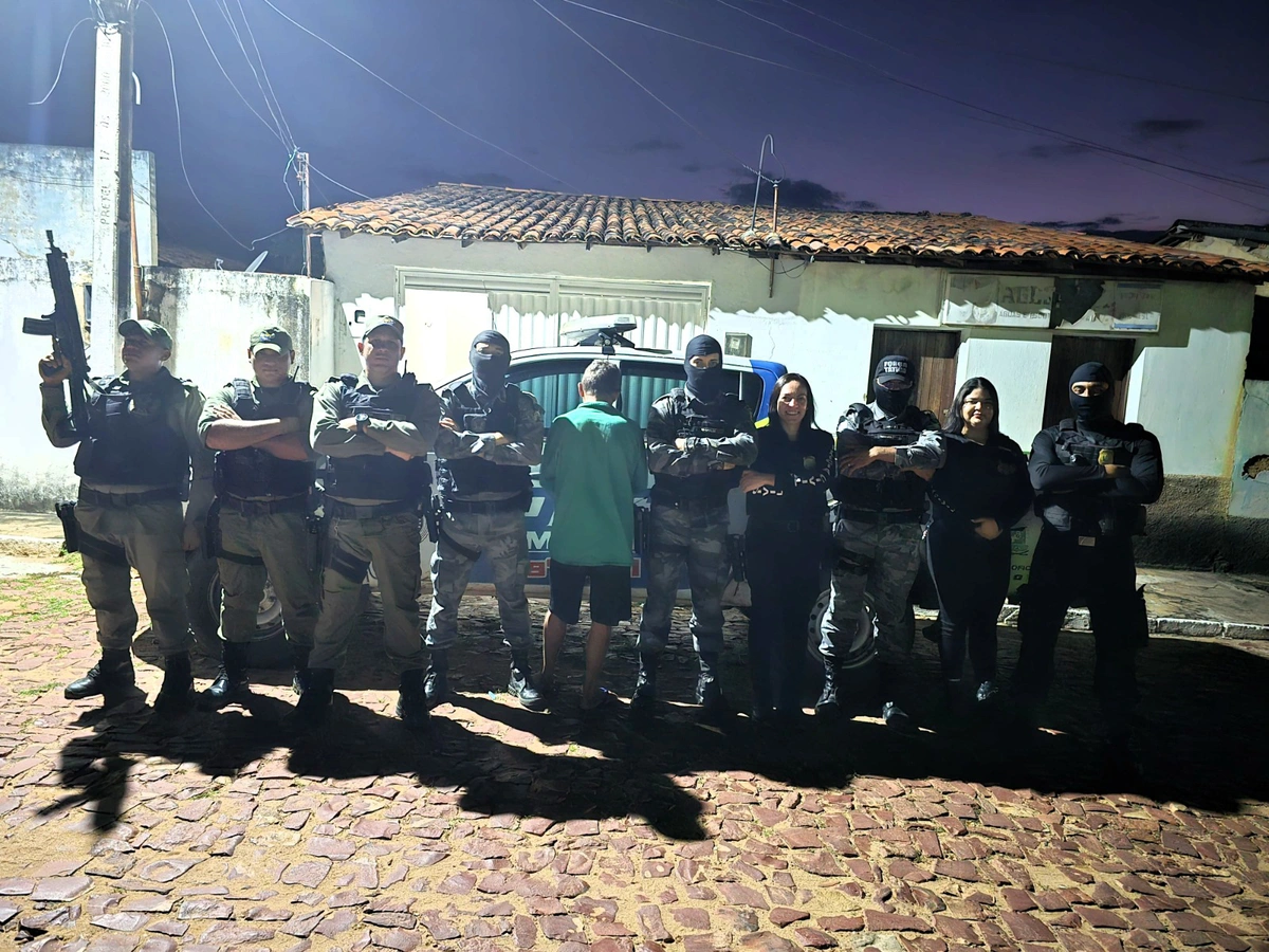 Equipes da Polícia Civil e da Polícia Militar