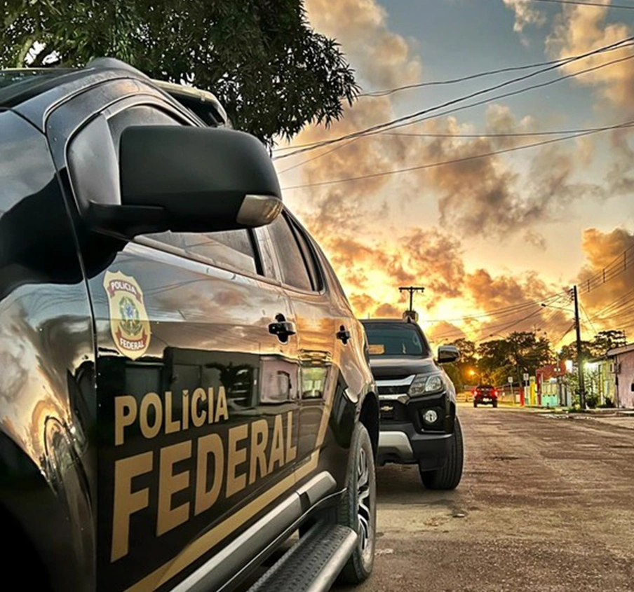 Equipes da Polícia Federal