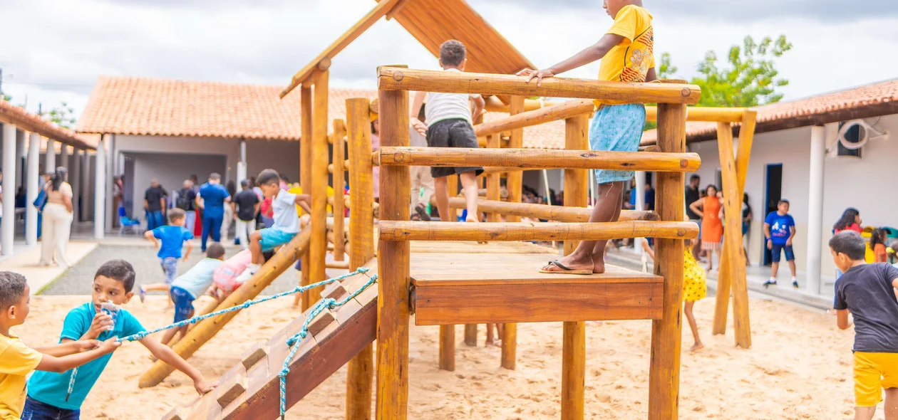 Escola conta com espaços de lazer infantil