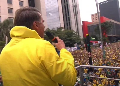 Ex-presidente Jair Bolsonaro em ato na Avenida Paulista