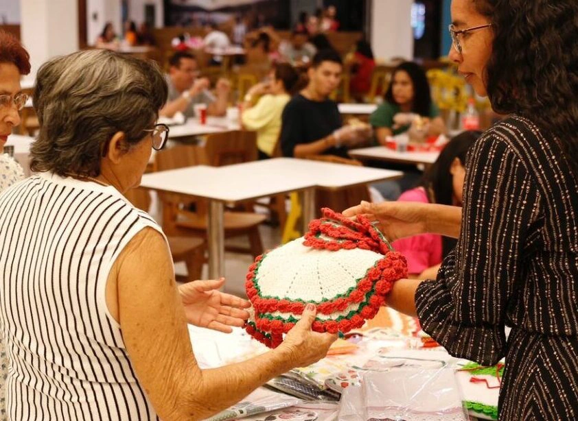 Feira “Mães Criativas” valoriza artesanato local e fortalece renda de mães empreendedoras