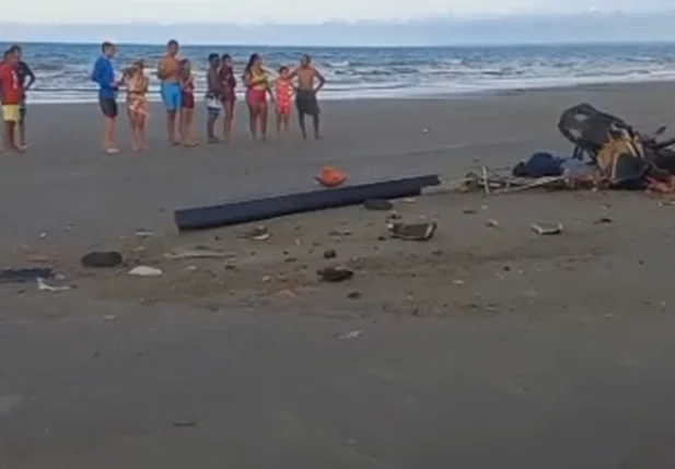 Girocóptero cai em praia no Rio Grande do Norte e deixa dois homens mortos