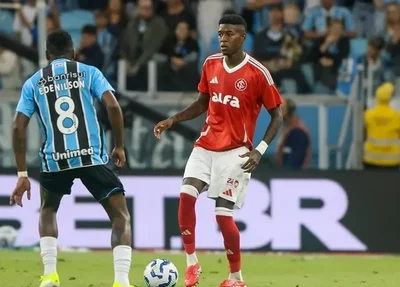 Grêmio e Inter empatam em clássico marcado por polêmica de arbitragem