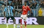 Grêmio e Inter empatam em clássico marcado por polêmica de arbitragem