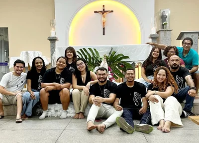 Grupo jovem do Dirceu promove ação social com moradores de rua