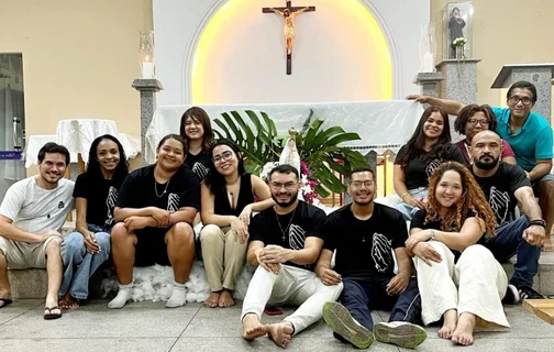 Grupo jovem do Dirceu promove ação social com moradores de rua
