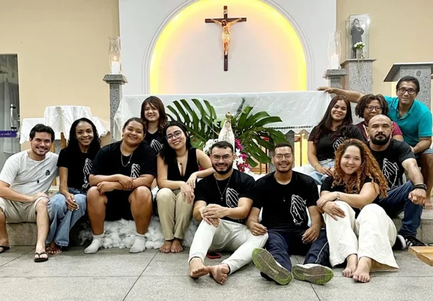Grupo jovem do Dirceu promove ação social com moradores de rua