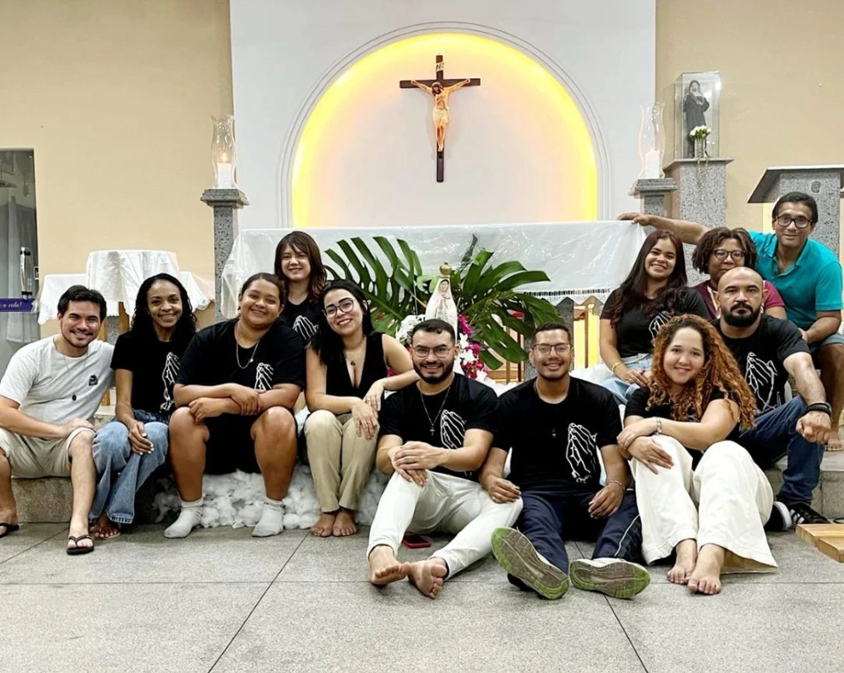 Grupo jovem do Dirceu promove ação social com moradores de rua