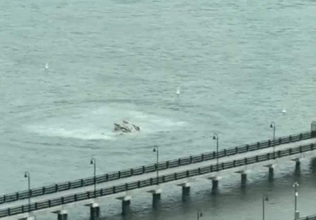 Helicóptero com quatro pessoas cai no rio Hudson, em Nova York