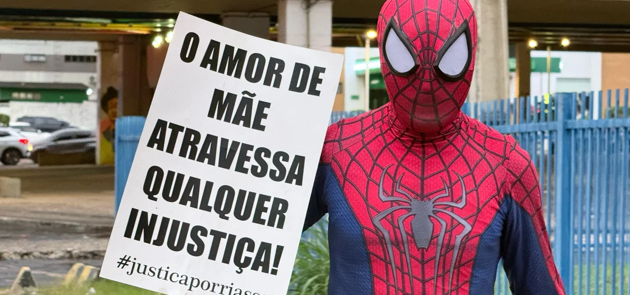 Homem-Aranha em protesto