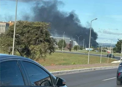 Imagens do local durante o incêndio