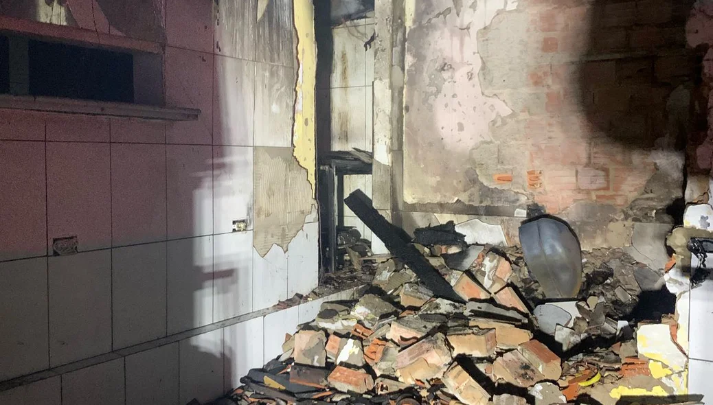 Incêndio aconteceu nesta madrugada