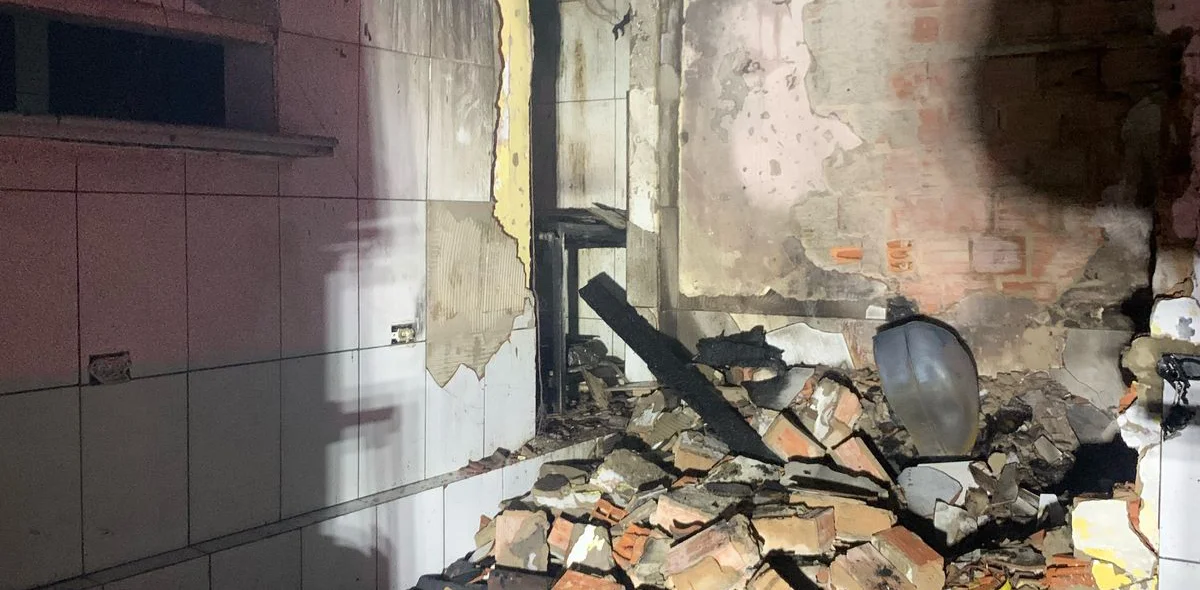 Incêndio aconteceu nesta madrugada