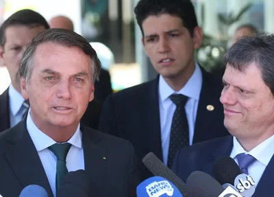 Jair Bolsonaro e Tarcísio de Freitas