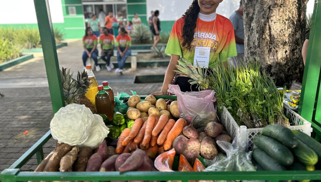 Jovens na Feira da Fartura
