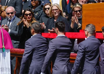 Lula e Janja participaram no funeral do Papa Francisco