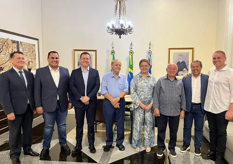 Marquinho Maia ao lado do deputado estadual Georgiano Neto, do deputado federal Júlio César e da senadora Jussara Lima