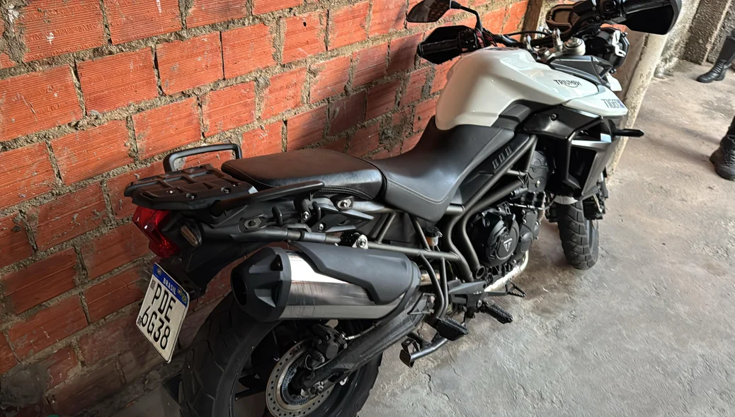 Motocicleta de grande porte apreendida pela polícia