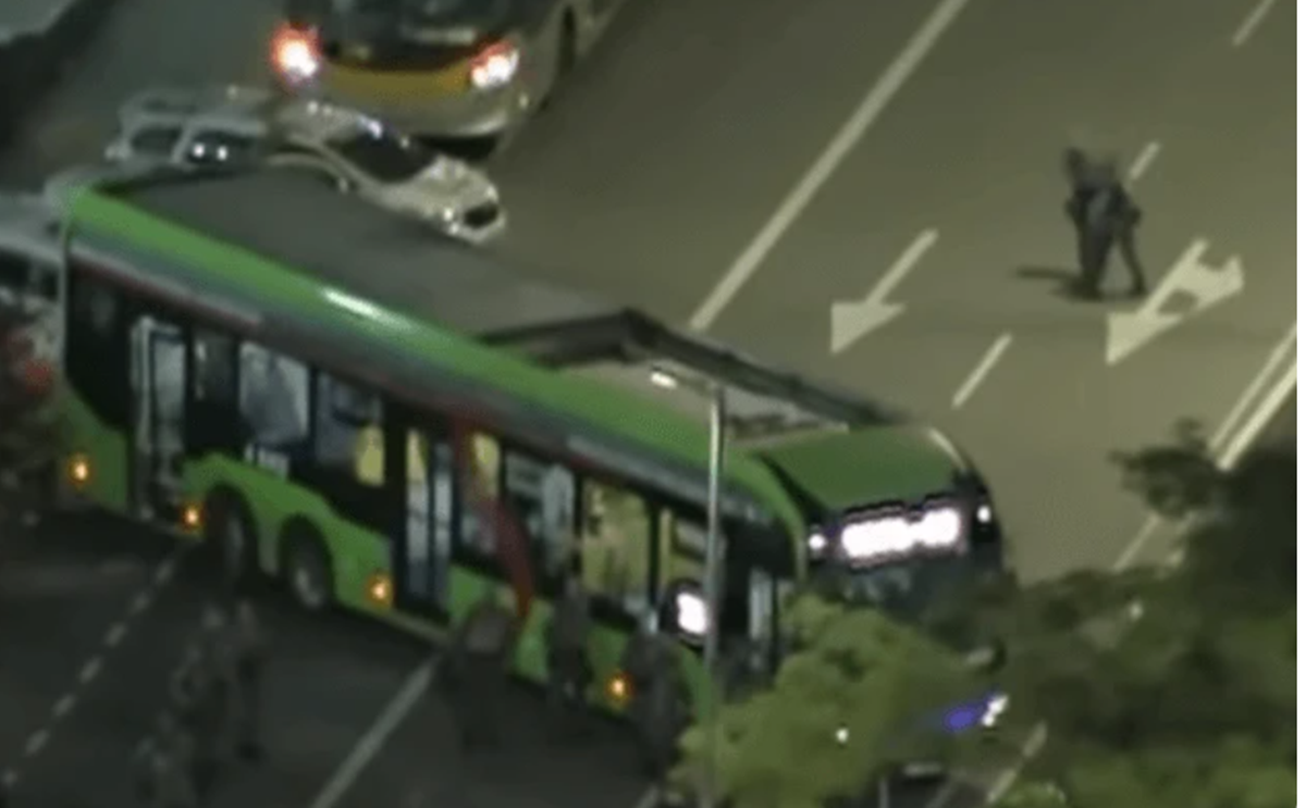 Motorista de ônibus foi feito refém em São Paulo