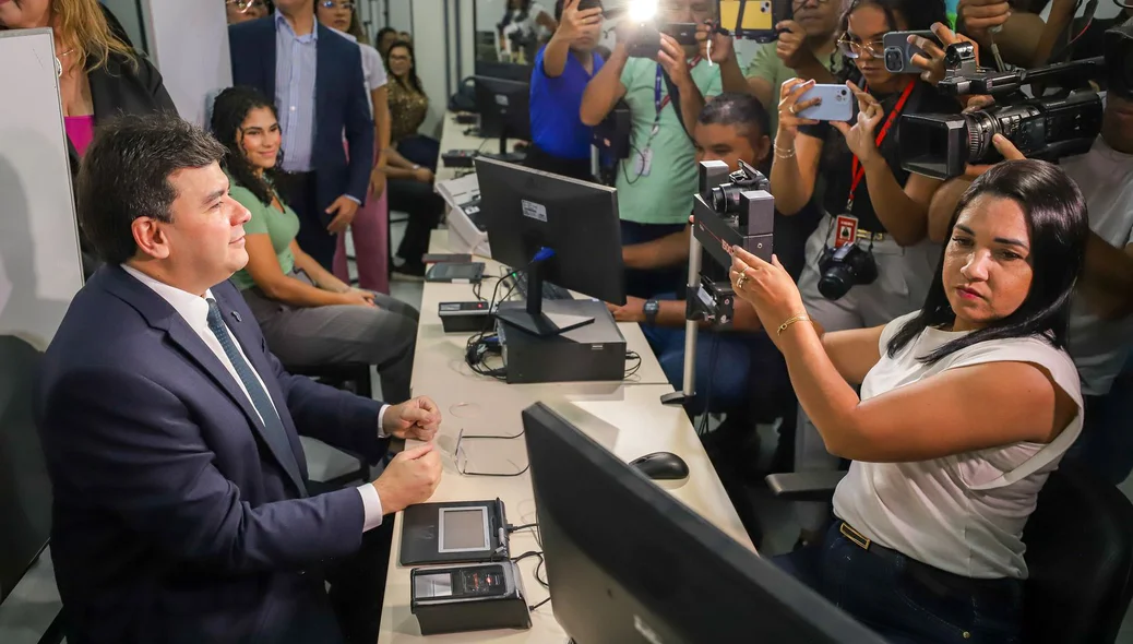 No espaço também é possível realizar a nova identidade