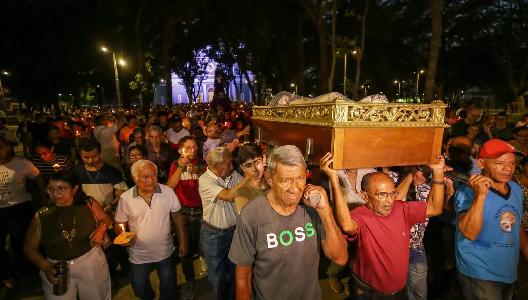 O momento foi marcado por fé e devoção