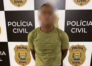O suspeito, identificado apenas pelas iniciais J.L.F.C.B, foi localizado em Boqueirão