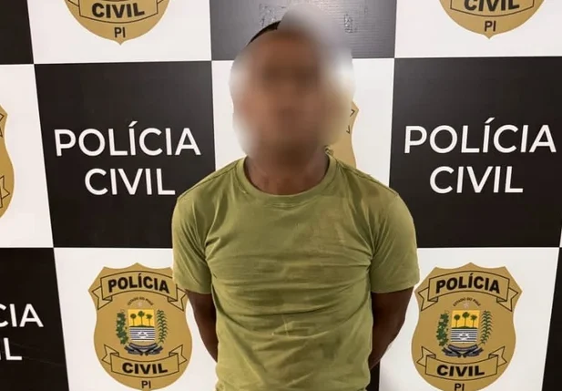 O suspeito, identificado apenas pelas iniciais J.L.F.C.B, foi localizado em Boqueirão