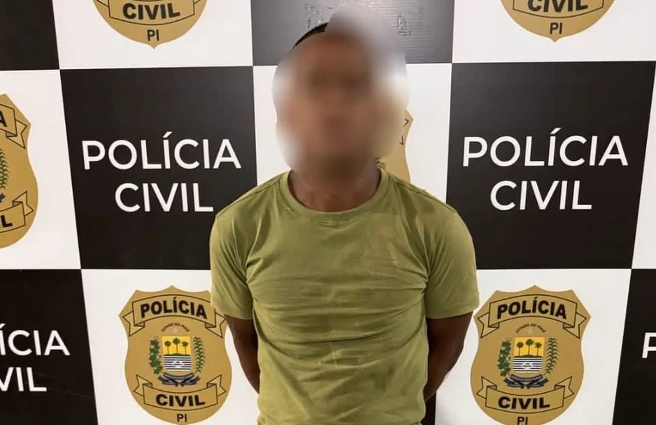 O suspeito, identificado apenas pelas iniciais J.L.F.C.B, foi localizado em Boqueirão