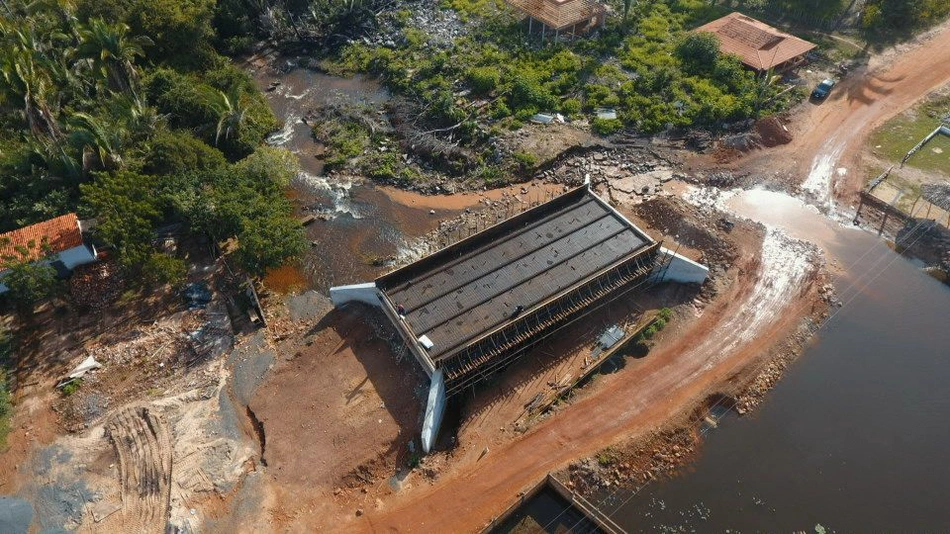 Ponte em construção na BR 222