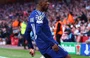 Ousmane Dembélé comemorando gol sobre o Arsenal na Champions League