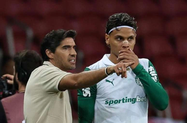 Palmeiras vence o Internacional pela quarta rodada do Brasileirão