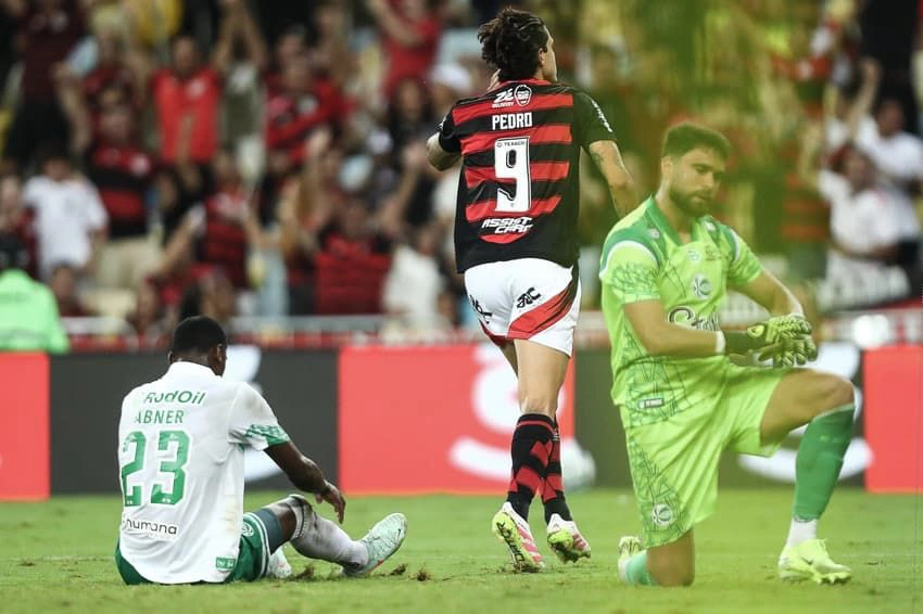 Pedro marcou dois gols na goleada do Flamengo sobre o Juventude.