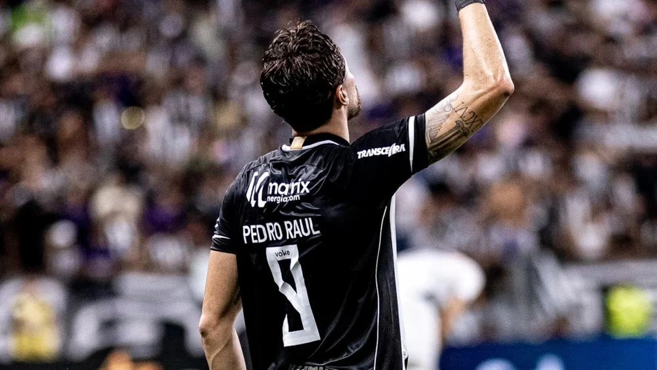 Pedro Raul foi decisivo na vitória do Ceará contra o Vasco