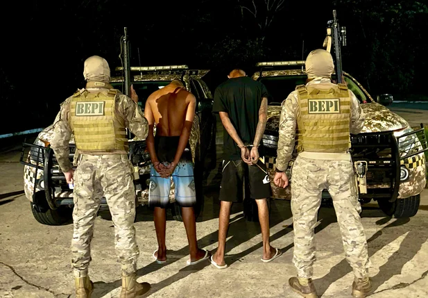Polícia Militar prendeu dois homens com drogas