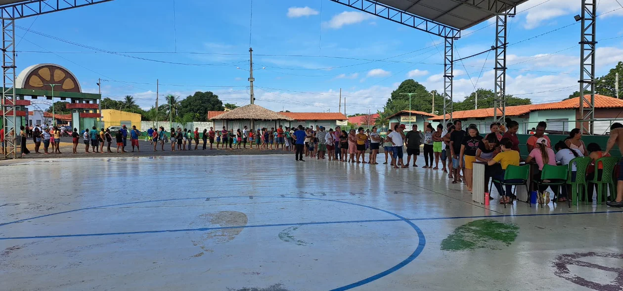 População recebeu doações em São João do Arraial