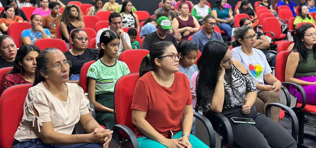 Populares participaram do encontro