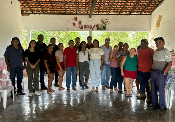 Prefeita de Lagoa do Piauí Camila Barbosa visita comunidade Bonfim