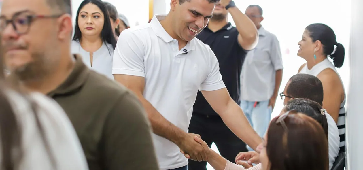 Prefeito Belauto Bigode cumprimenta alto-longaenses