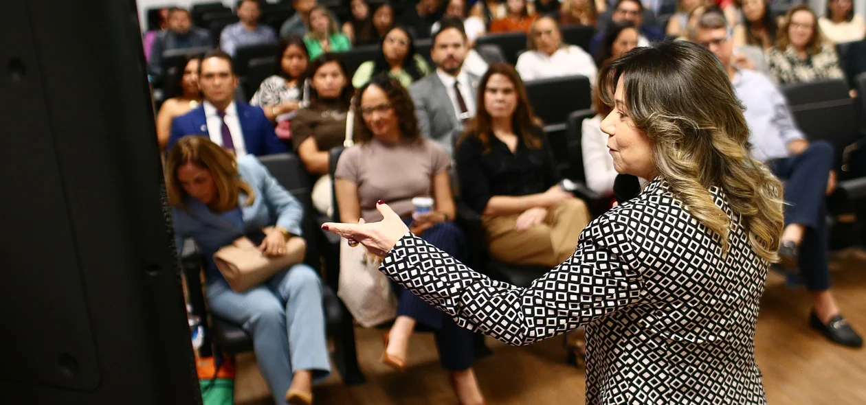 Prefeito Dr. Gilberto Júnior adere ao projeto “Elas no Controle”