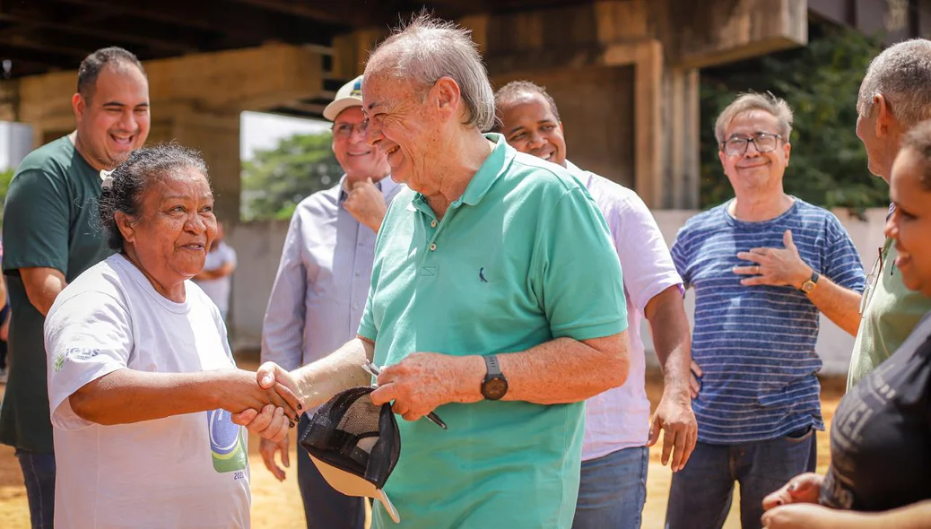 Prefeito Silvio Mendes na a obra da Via Sul