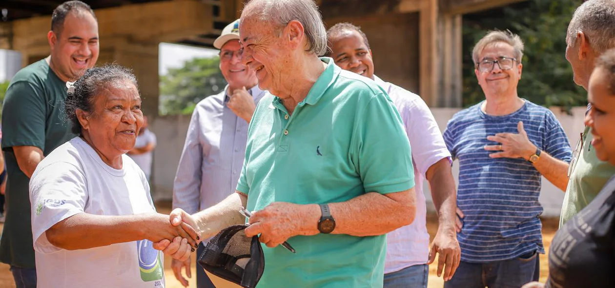 Prefeito Silvio Mendes na a obra da Via Sul