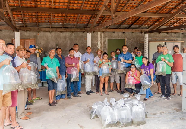 Prefeitura de José de Freitas realiza entrega de alevinos