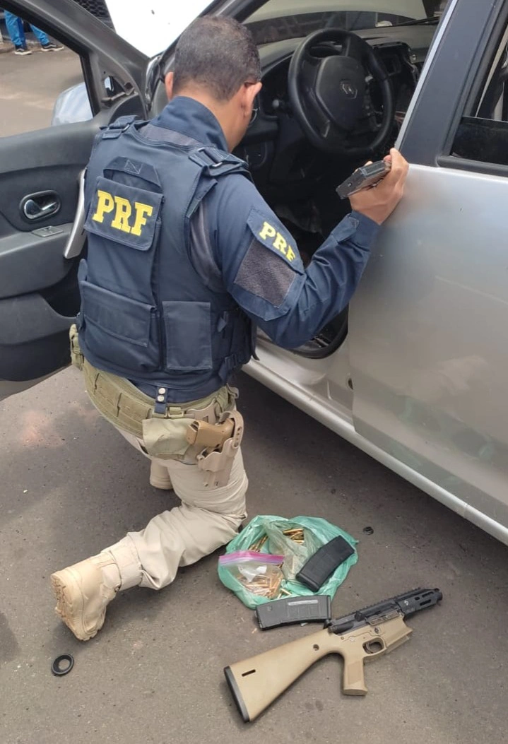 PRF recupera fuzil e munições em abordagem na BR-343