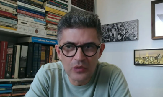 Professor Valdinei Ferreira