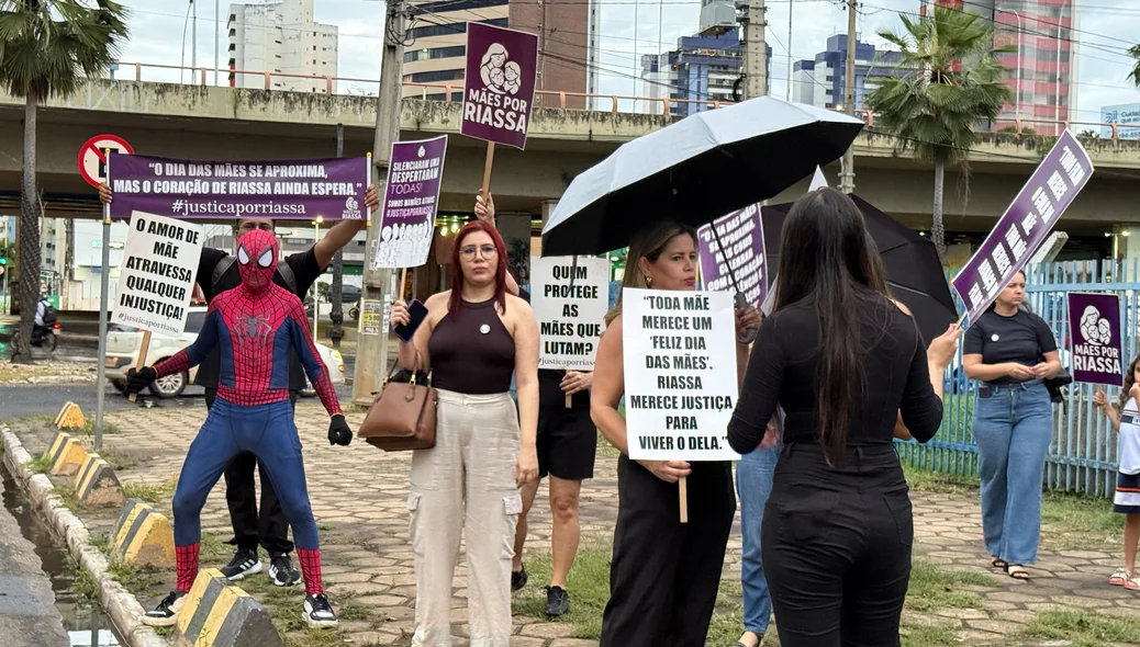Protesto em prol de Riassa Dourado no Centro de Teresina