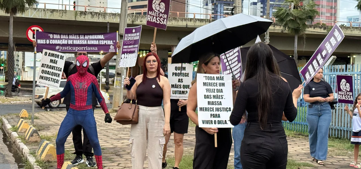 Protesto em prol de Riassa Dourado no Centro de Teresina
