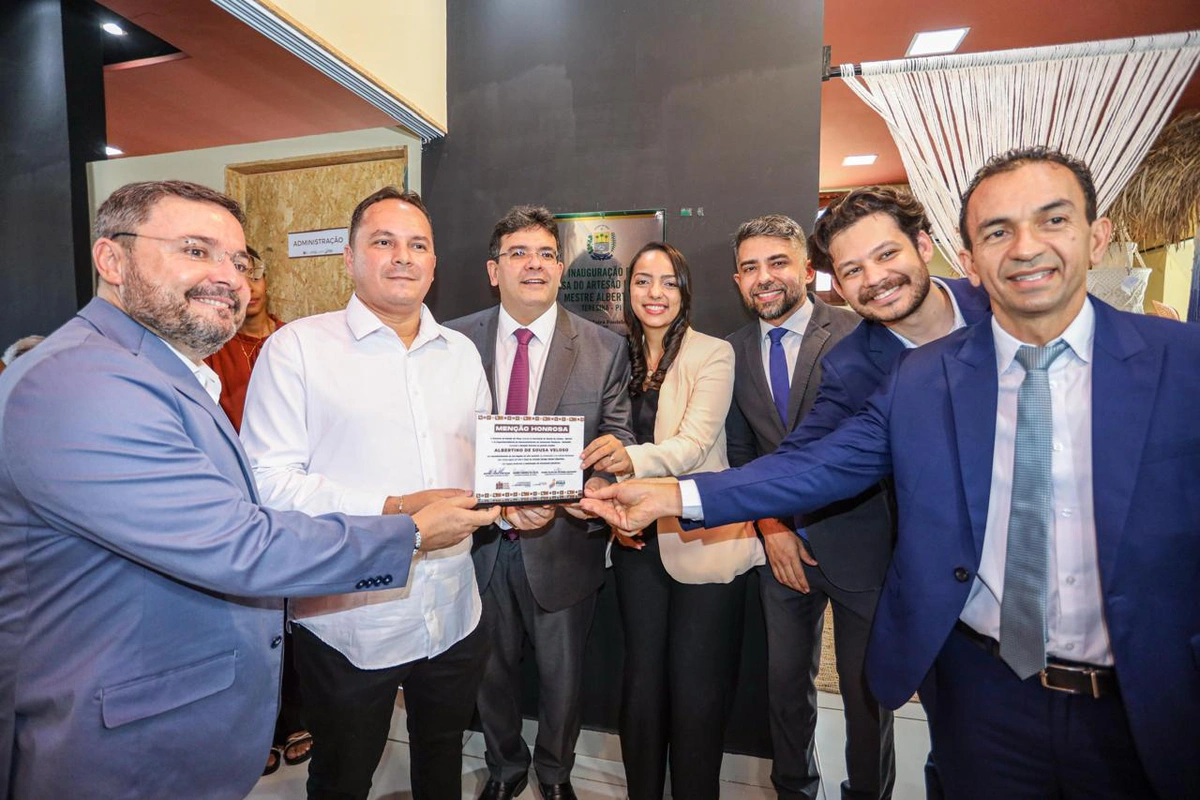 Rafael Fonteles inaugura Casa do Artesão
