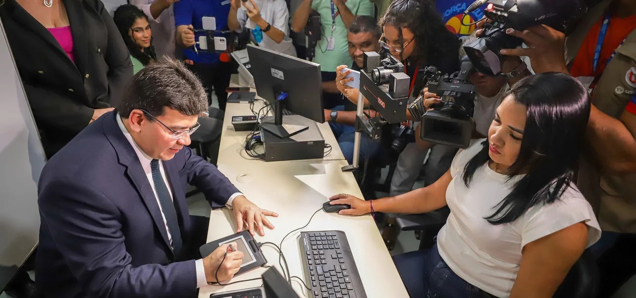 Rafael Fonteles inaugura novo Espaço da Cidadania Digital em Teresina